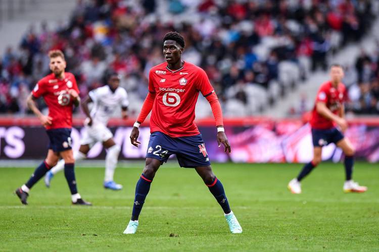 法甲焦点对决：布雷斯特主场迎里尔，欧冠资格之争悬念重重