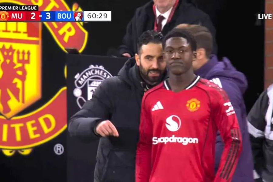 曼联战维拉将定新帝星去留!卡塞米罗停赛若再不首发,他必闹转会